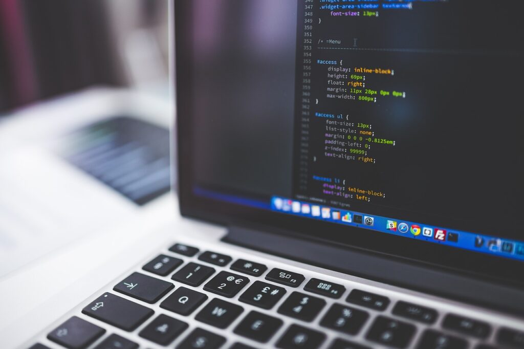 プログラミングスクールを無料で受講できる30代向けの選び方は？