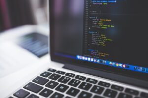 プログラミングスクールを無料で受講できる30代向けの選び方は？